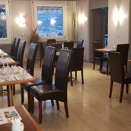 Relais Du Val Hotel