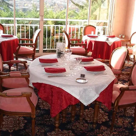 Relais Du Val Hotel