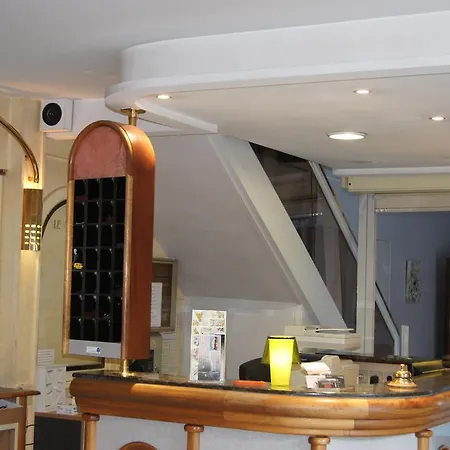Relais Du Val Hotel