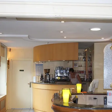 Hotel Relais Du Val 2*